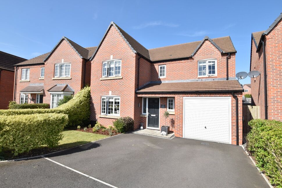 Main image of 4 bedroom Detached House for sale, Smith Fields, Evesham, Worcestershire, WR11