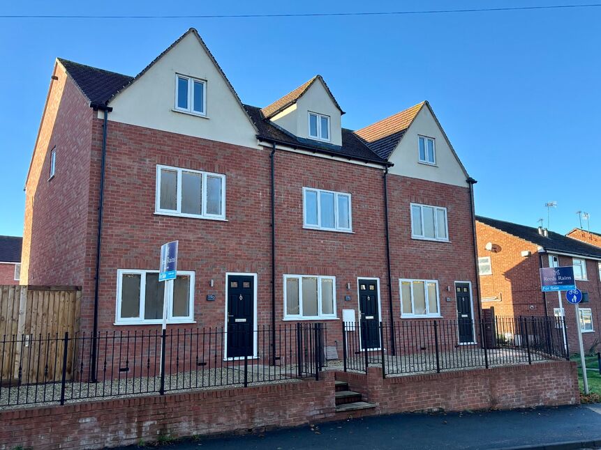 3 bedroom End Terrace House for sale