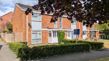 2 bedroom End Terrace House for sale