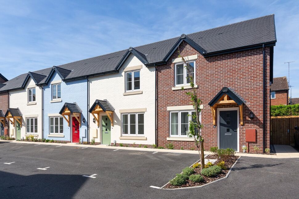 Main image of 2 bedroom Mid Terrace Property for sale, Evesham, Worcestershire, WR11