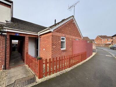1 bedroom End Terrace Bungalow for sale
