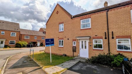 2 bedroom Mid Terrace House for sale