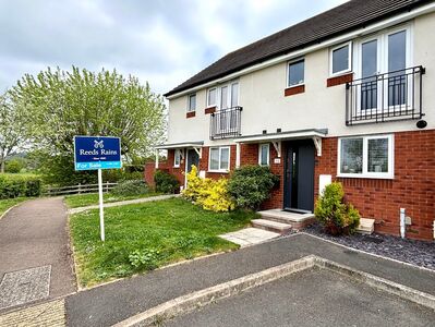 3 bedroom Mid Terrace House for sale