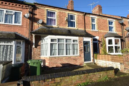 Windsor Road, 4 bedroom Mid Terrace House for sale, £280,000