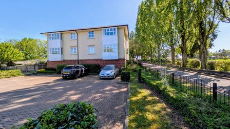 Waterside, 1 bedroom  Flat for sale, £119,950