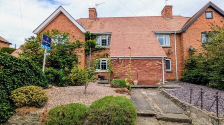 3 bedroom Mid Terrace House for sale