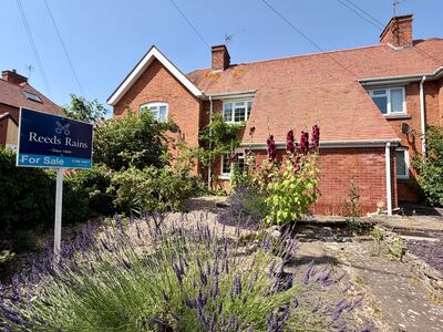 School Lane, 3 bedroom Mid Terrace House for sale, &pound;280,000