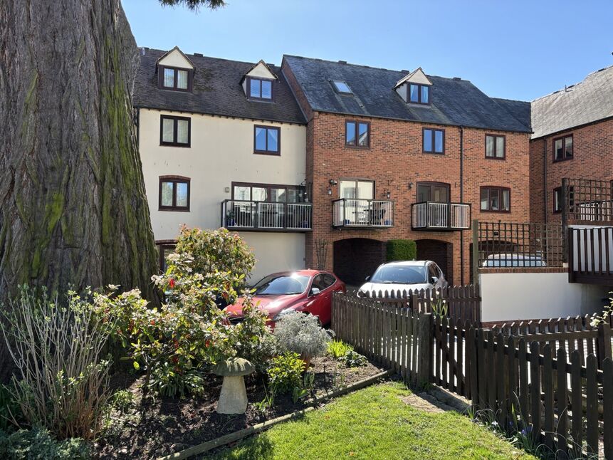 Main image of 3 bedroom Mid Terrace House for sale, Monks Walk, Evesham, Worcestershire, WR11