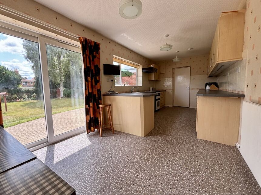 Kitchen / Breakfast Room