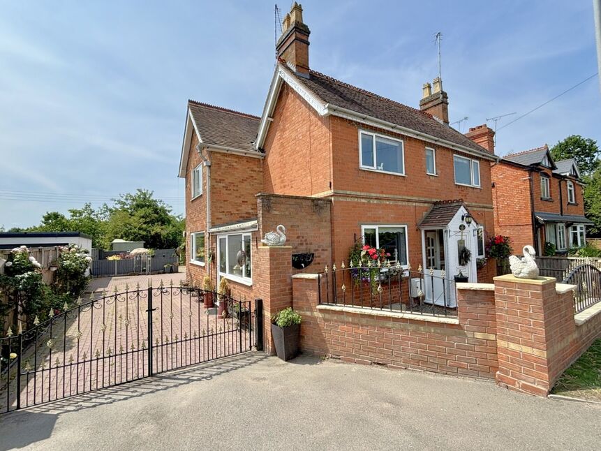 Main image of 3 bedroom Detached House for sale, Allens Hill, Pinvin, Worcestershire, WR10