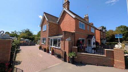 3 bedroom Detached House for sale