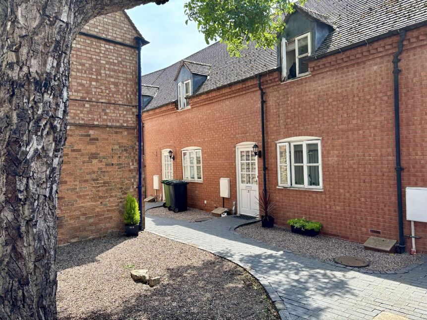 Main image of 1 bedroom Mid Terrace House for sale, Bewdley Street, Evesham, Worcestershire, WR11