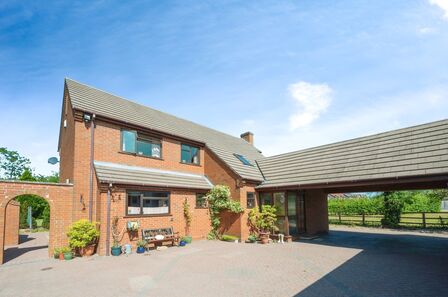 Stanton Fields, 4 bedroom Detached House for sale, £700,000