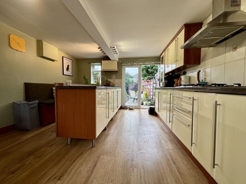 Kitchen / Breakfast Room