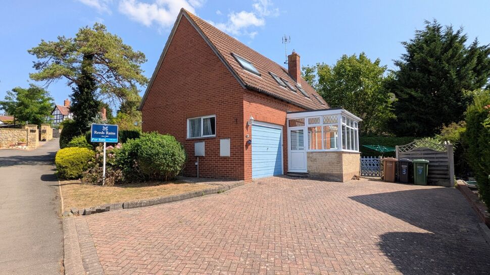 Main image of 3 bedroom Detached House for sale, Lynwood Close, Evesham, Worcestershire, WR11