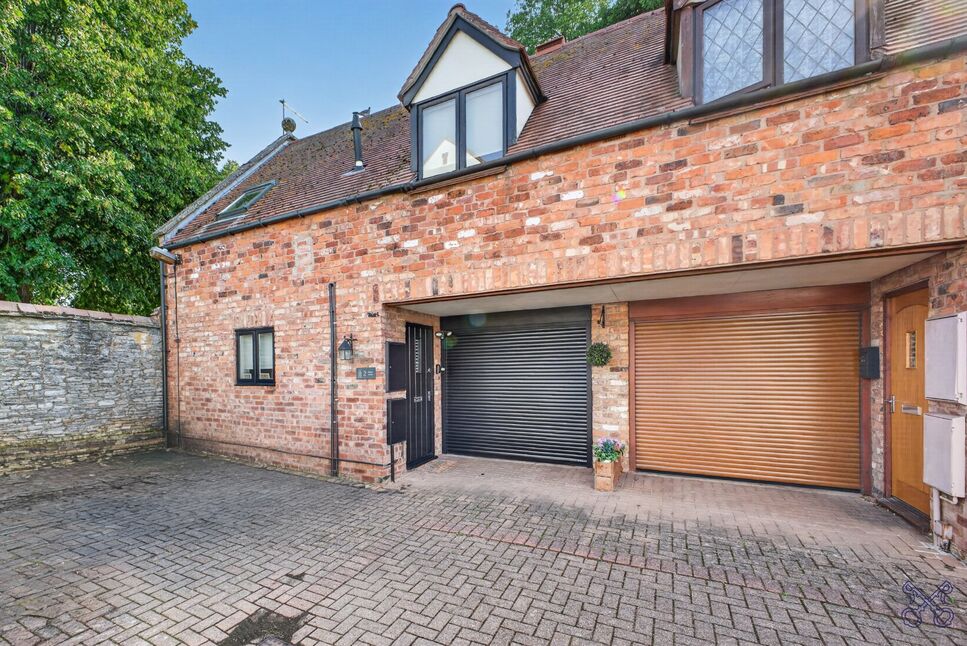 Main image of 2 bedroom Semi Detached House for sale, Vine Street, Evesham, Worcestershire, WR11