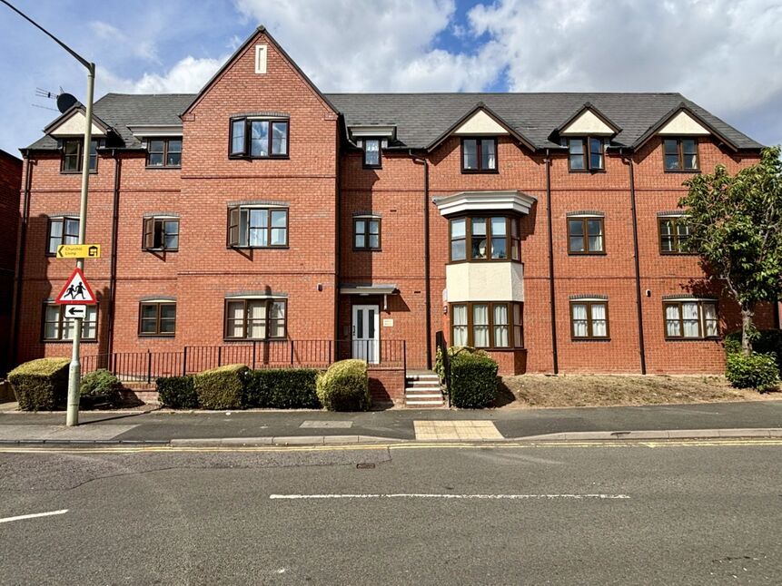 Main image of 3 bedroom  Flat for sale, Swan Lane, Evesham, Worcestershire, WR11