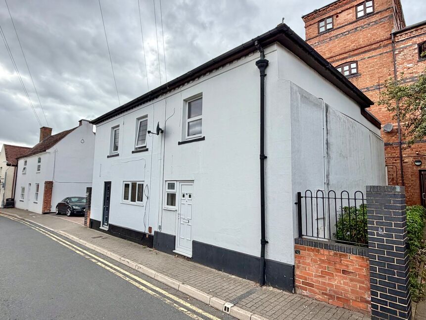 Main image of 2 bedroom Mid Terrace House for sale, Brick Kiln Street, Evesham, Worcestershire, WR11