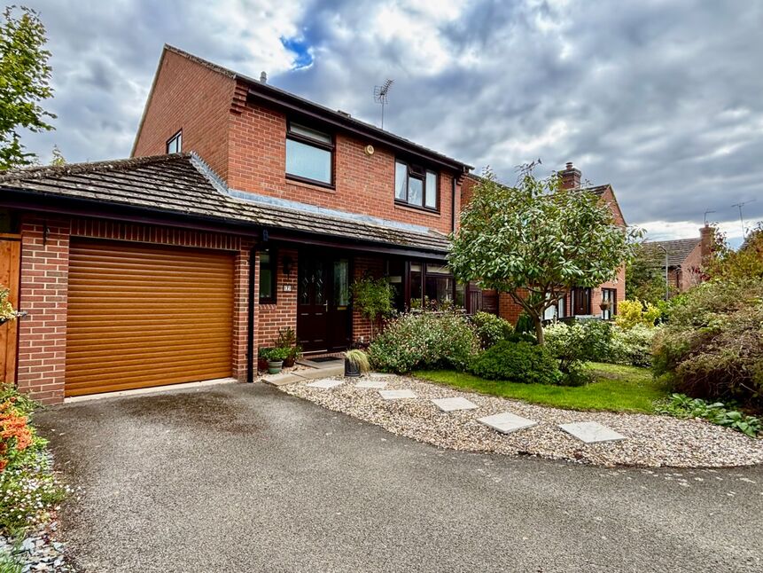 Main image of 3 bedroom Detached House for sale, St. James Close, Harvington, Worcestershire, WR11