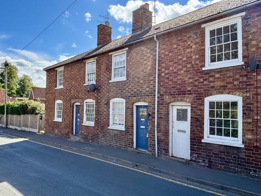 Main image of 2 bedroom Mid Terrace House for sale, Priest Lane, Pershore, Worcestershire, WR10