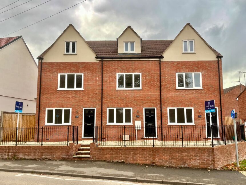 Main image of 3 bedroom Mid Terrace House for sale, Pershore Road, Evesham, Worcestershire, WR11