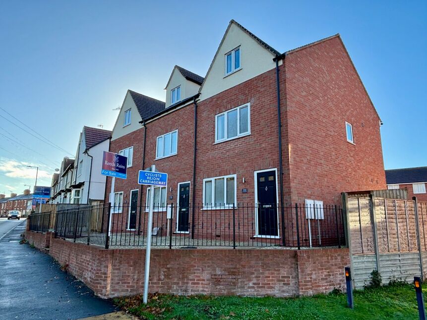 Main image of 3 bedroom End Terrace House for sale, Pershore Road, Evesham, Worcestershire, WR11