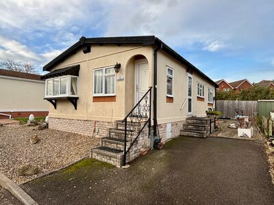 2 bedroom Detached Property for sale