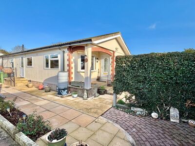 2 bedroom Detached Property for sale