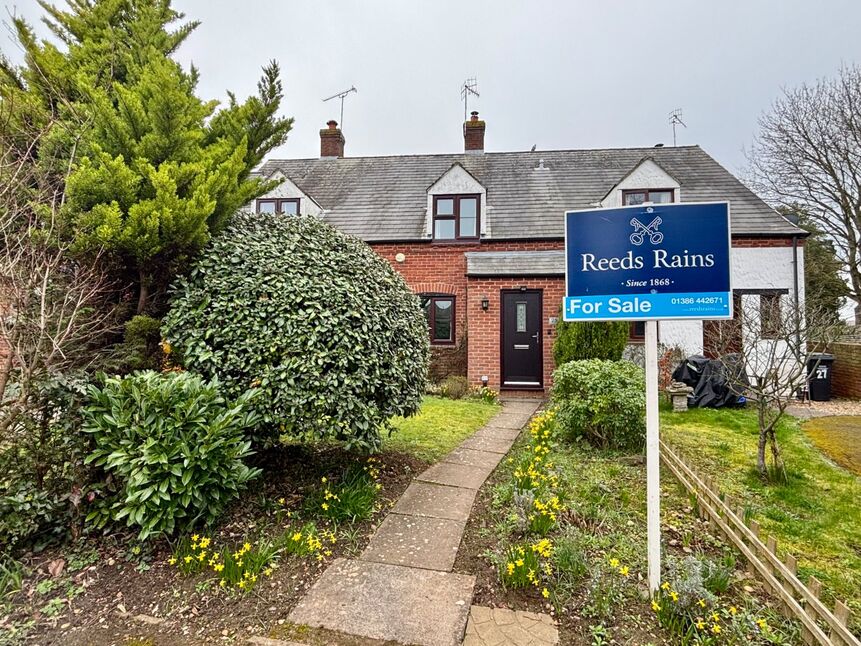 Main image of 2 bedroom Mid Terrace House for sale, St. James Close, Harvington, Worcestershire, WR11