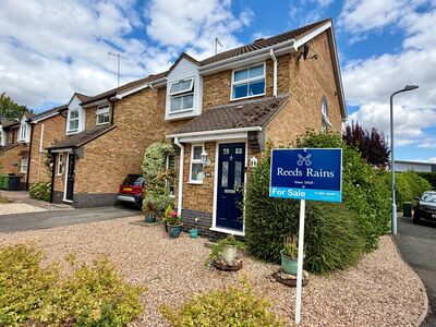St. Johns Close, 3 bedroom Link Detached House for sale, &pound;300,000