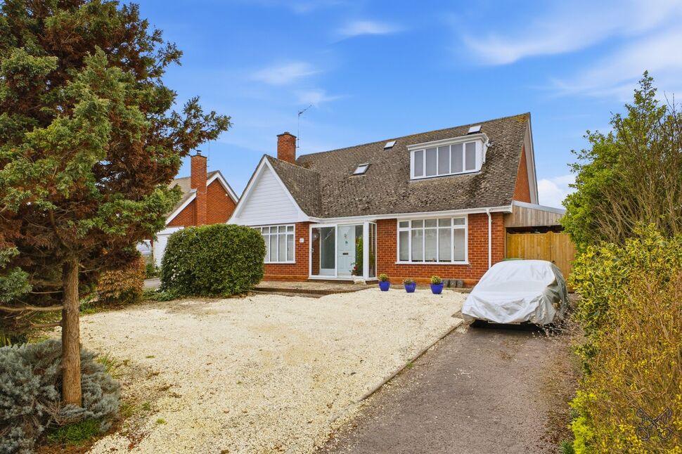 Main image of 4 bedroom Detached House for sale, Simon De Montfort Drive, Evesham, Worcestershire, WR11