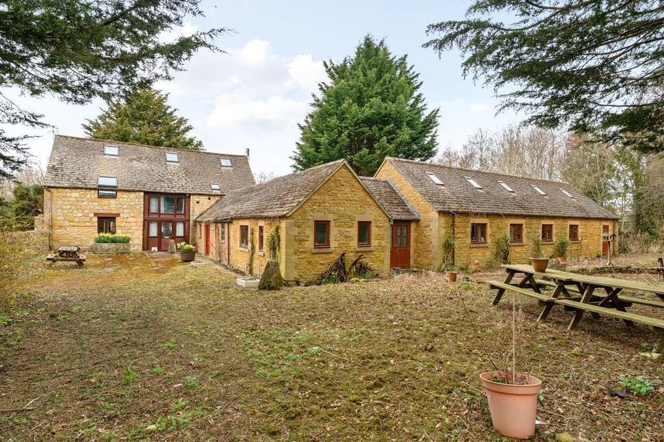 Main image of 5 bedroom Detached House for sale, Childswickham Road, Broadway, Worcestershire, WR12