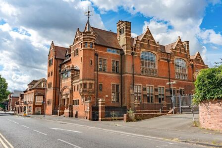 Sansome Walk, 1 bedroom Flat to rent, &pound;1,100 pcm