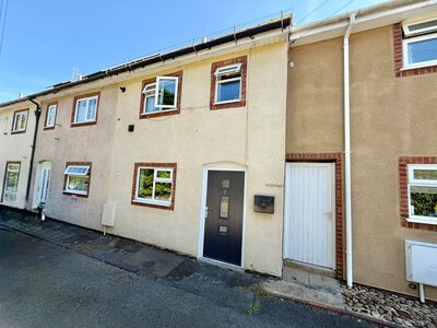Owletts End, 2 bedroom Mid Terrace House for sale, &pound;225,000