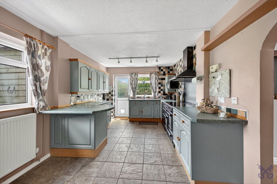 Kitchen / Breakfast Room