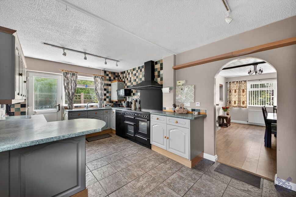 Kitchen / Breakfast Room