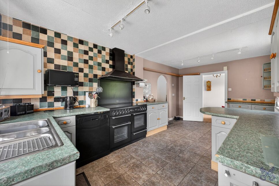 Kitchen / Breakfast Room