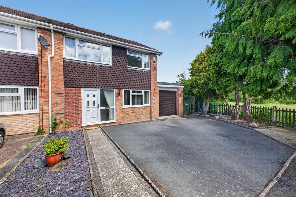 Main image of 4 bedroom End Terrace House for sale, Blacksmiths Close, South Littleton, Worcestershire, WR11