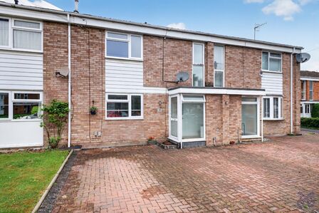 Blossomfield Close, 2 bedroom Mid Terrace House for sale, &pound;220,000