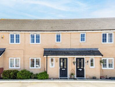 3 bedroom Mid Terrace House for sale