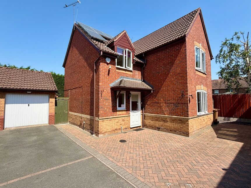 Main image of 4 bedroom Detached House for sale, Beach Close, Evesham, Worcestershire, WR11