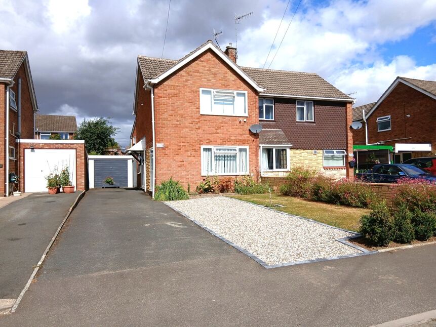 Main image of 2 bedroom Semi Detached House for sale, Farleigh Road, Pershore, Worcestershire, WR10
