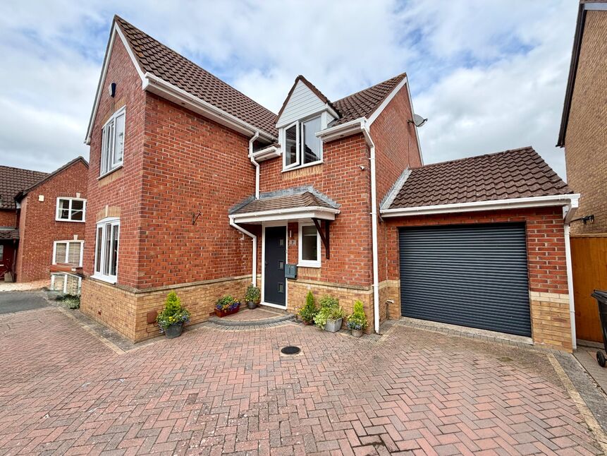 Main image of 4 bedroom Detached House for sale, Beach Close, Evesham, Worcestershire, WR11