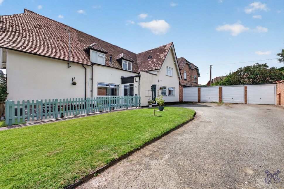 Main image of 2 bedroom Flat for sale, School Lane, Middle Littleton, Worcestershire, WR11