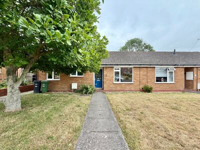 High House Drive, 2 bedroom Semi Detached Bungalow for sale, &pound;200,000