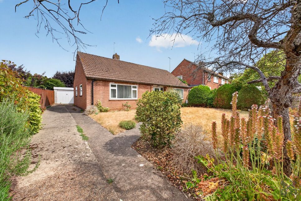 Main image of 2 bedroom Detached Bungalow for sale, Mansion Gardens, Evesham, Worcestershire, WR11