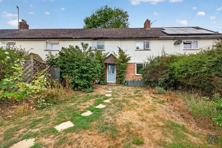 Hillside, 3 bedroom Mid Terrace House for sale, &pound;350,000