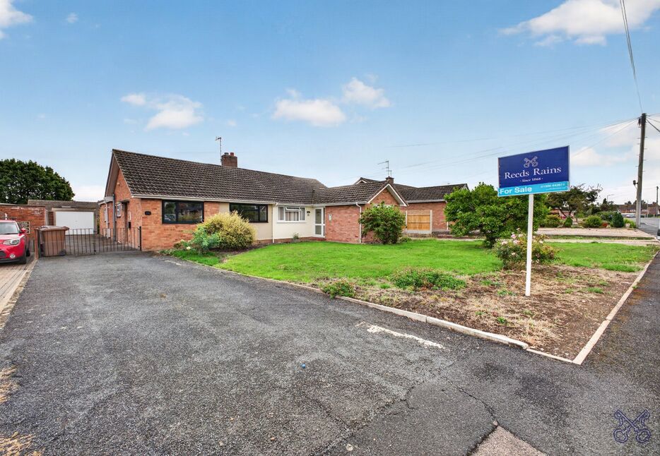 Main image of 3 bedroom Semi Detached Bungalow for sale, St. Andrew Road, Evesham, Worcestershire, WR11