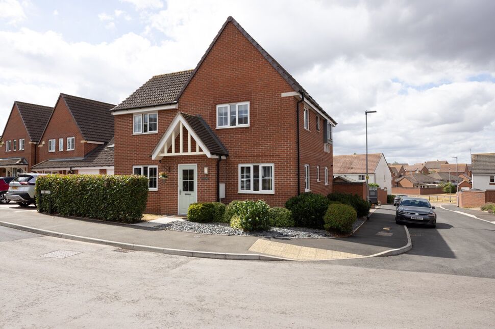 Main image of 4 bedroom Detached House for sale, Sunset Way, Evesham, Worcestershire, WR11