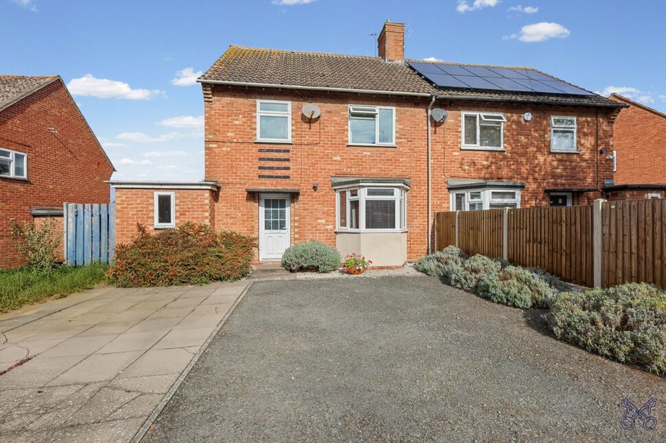 Main image of 3 bedroom Semi Detached House for sale, Burlingham Avenue, Evesham, Worcestershire, WR11